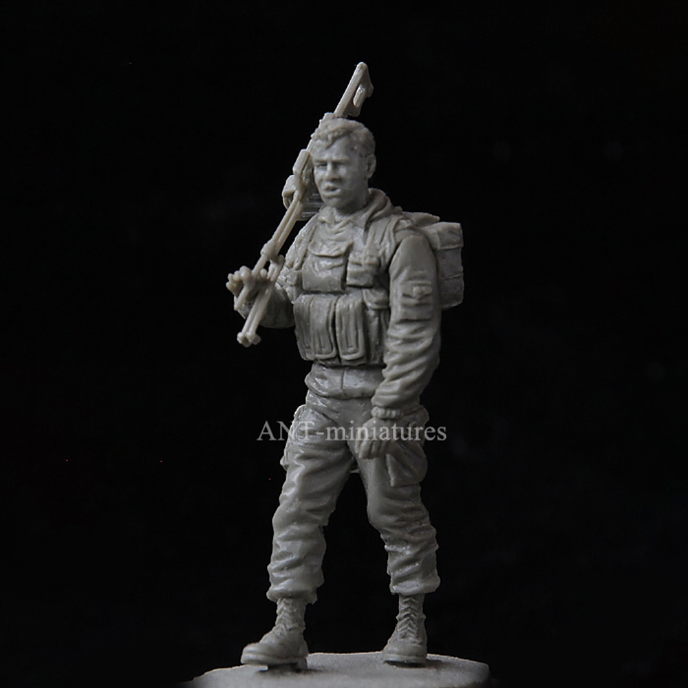 Model Kit Reshiram - 1/35 Ölçekli Bebek Model Kiti -