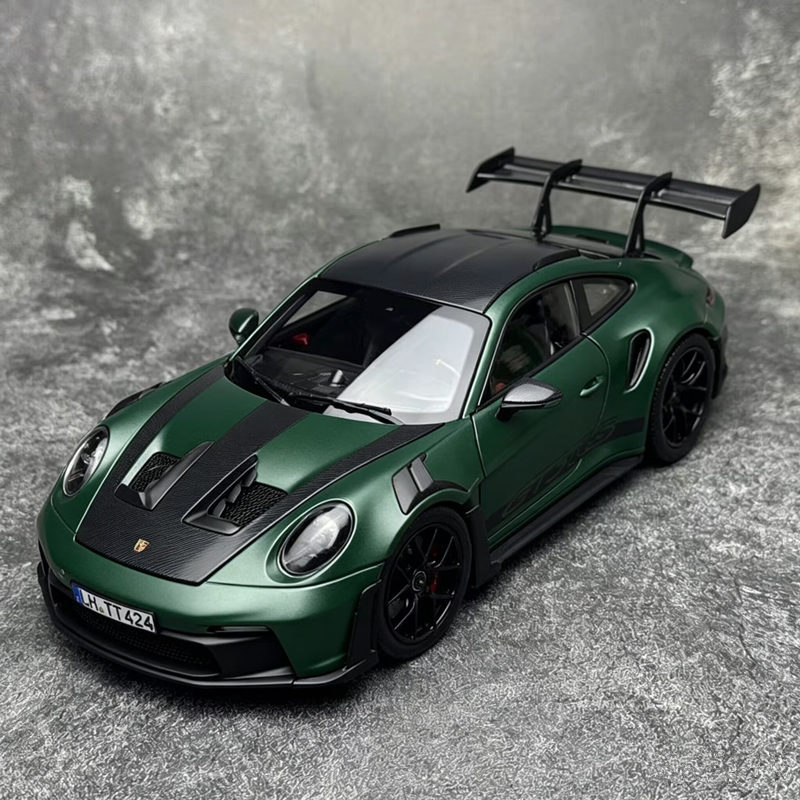 1:36 Porsche 911 992 GT3 RS Al - Model Kit Porsche 911 incelemesi ve fiyatı