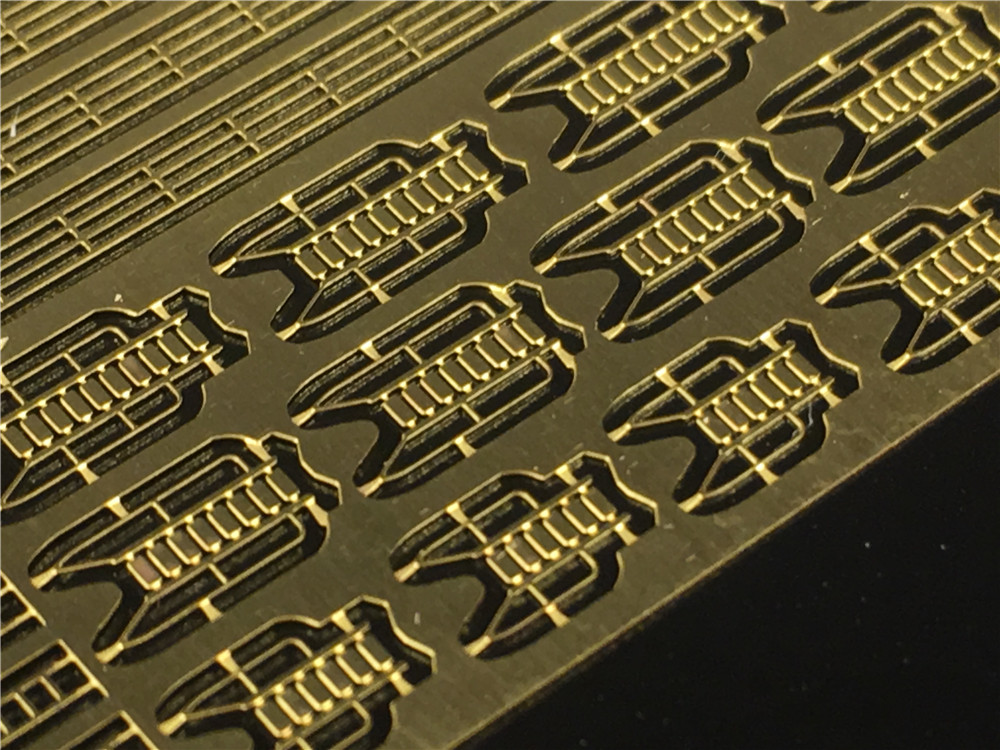 Fotoğraf kazınmış PE küpeşte v - Photo Etch Brass incelemesi ve fiyatı